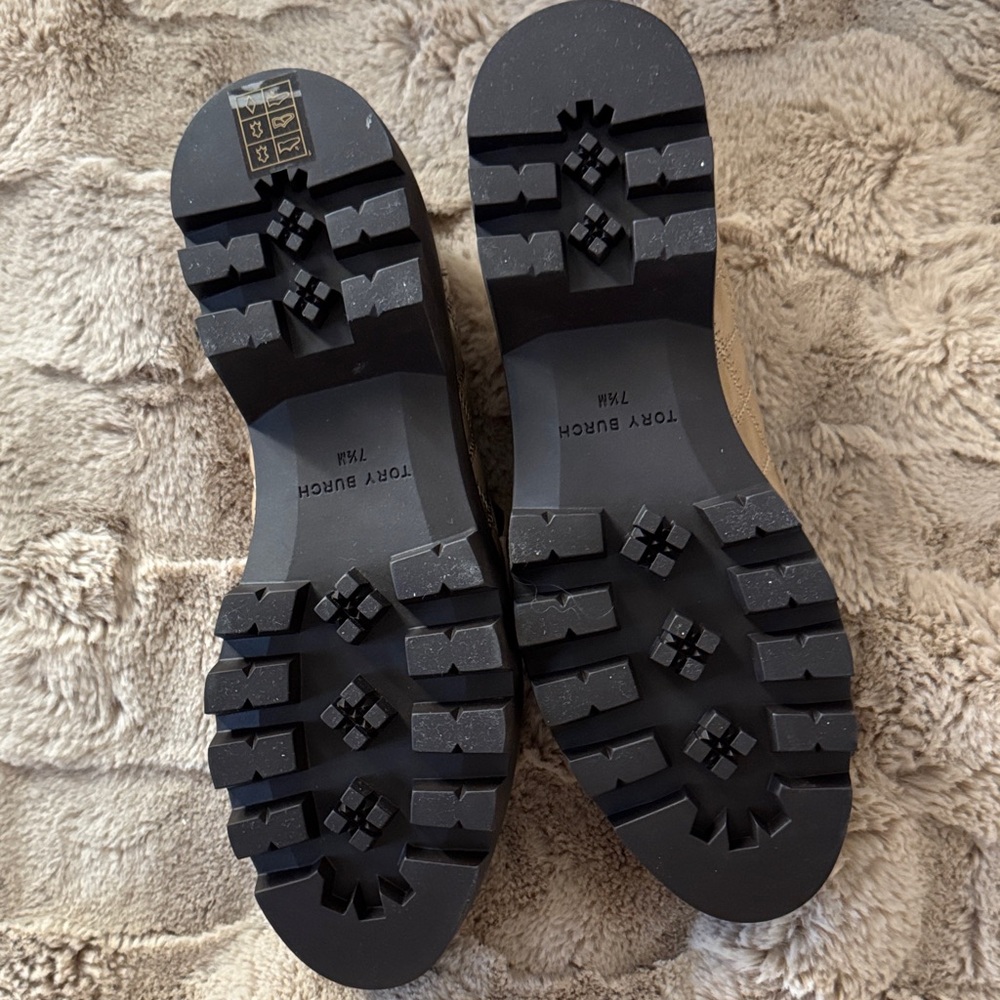 Tory Burch Quilted Patent Loafers in Beige - Picture 4 of 6